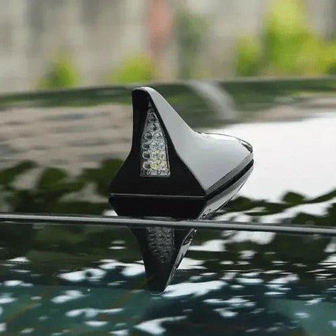 ANTENA ALETA DE TIBURÓN CON LUZ LED Y PANEL SOLAR – ESTILO, TECNOLOGÍA Y DISTINCIÓN - 2